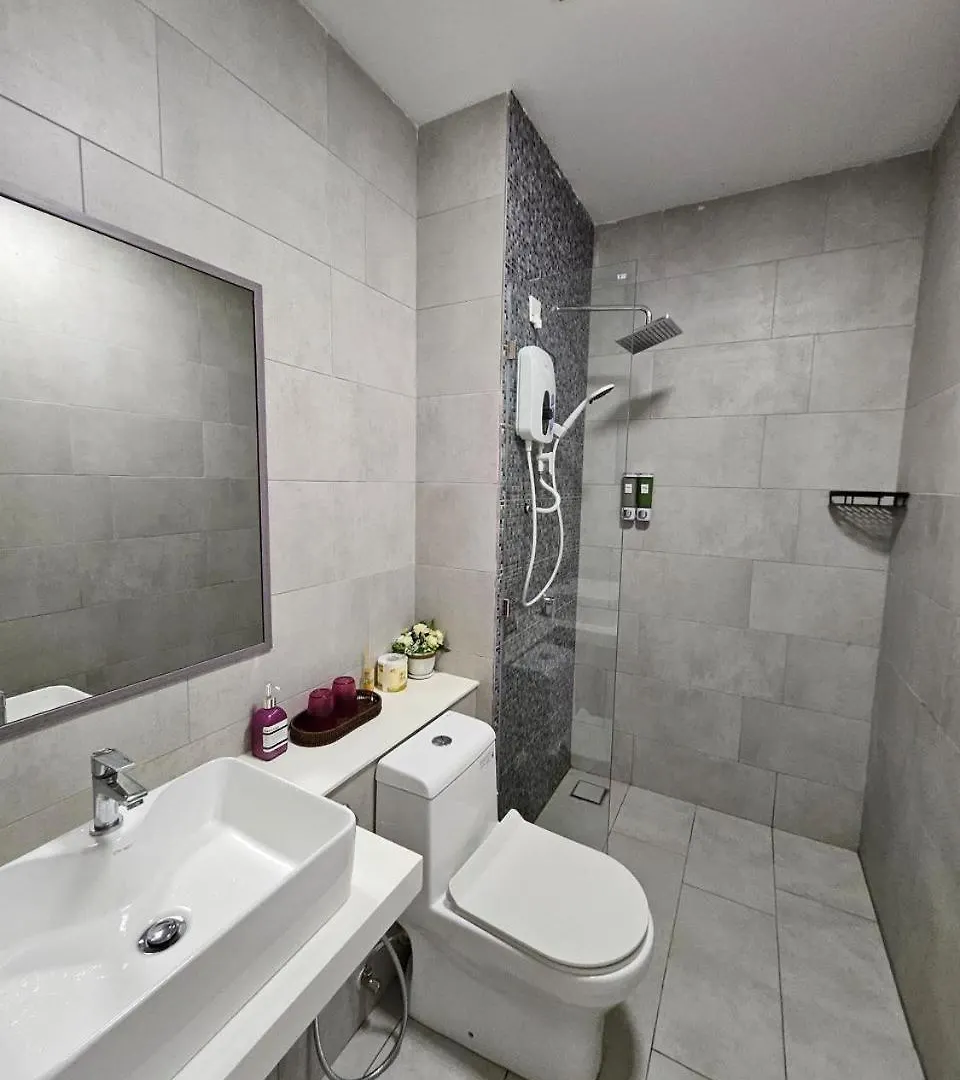 Seaside Pool View Studio Apartment At Kota Kinabalu City Centre