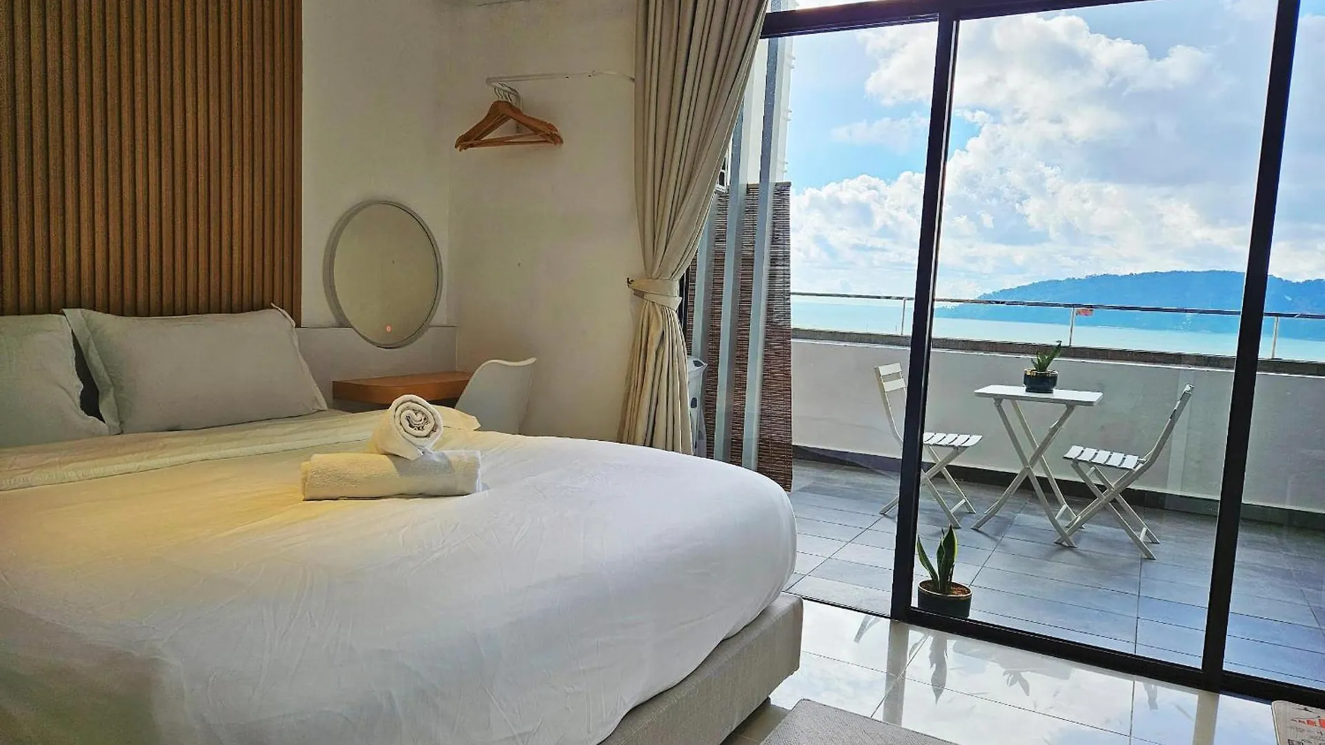 Seaside Pool View Studio Apartment At Kota Kinabalu City Centre Malaysia